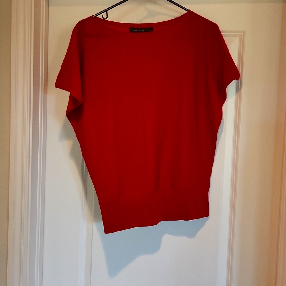 Short sleeve red shirt